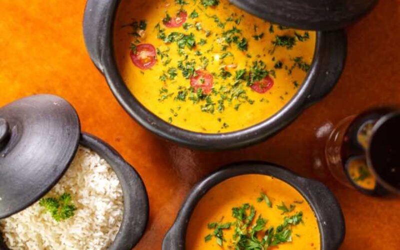 Moqueca de peixe e camarão